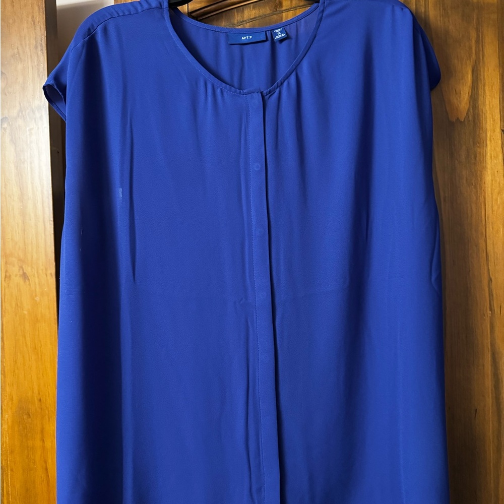 Kohl's Royal Blue Short Sleeve Blouse with Hidden Placket